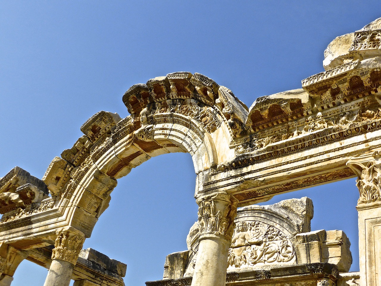 The Secrets of the Labyrinth of Crete